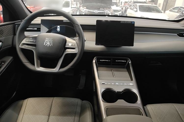 Used BYD Qin PLUS  Center Console