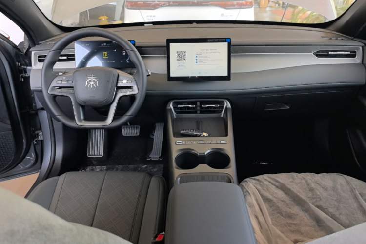 Used BYD Qin PLUS  Center Console