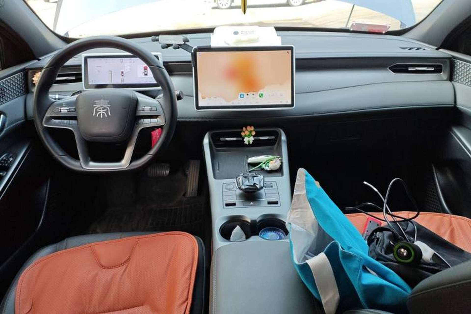 Used BYD Qin PLUS 2025 DM-i Smart Drive 120KM Superior Model Center Console