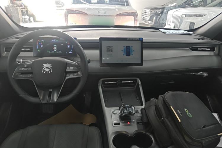 Used BYD Qin PLUS 2025 DM-i Smart Drive 55KM Leading Model Center Console