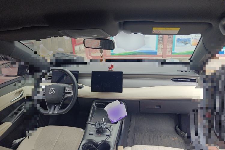 Used BYD Qin PLUS 2025 DM-i Smart Drive 55KM Leading Model Center Console