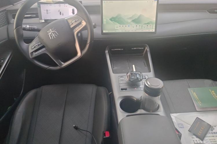 Used BYD Qin PLUS 2025 EV Smart Drive Edition 510KM Leading Model Center Console