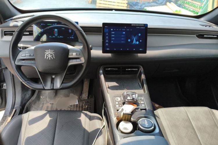 Used BYD Qin PLUS 2025 DM-i Smart Drive 55KM Leading Model Center Console