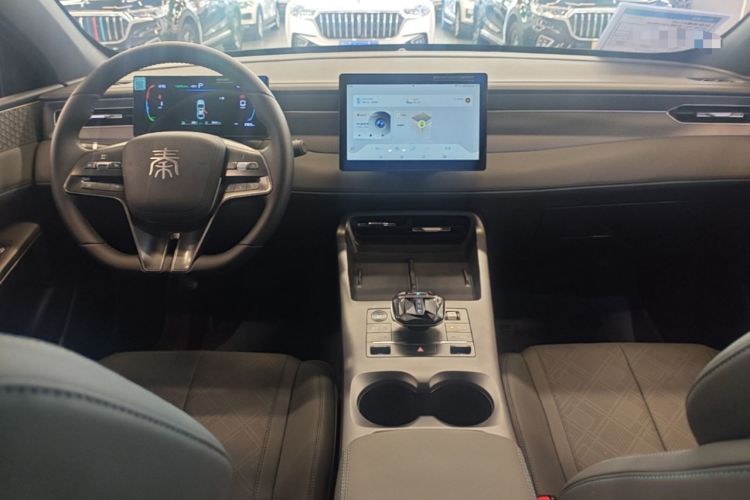 Used BYD Qin PLUS 2025 DM-i Smart Drive 55KM Leading Model Center Console