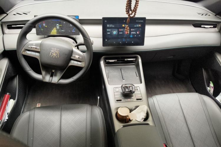 Used BYD Qin PLUS 2025 DM-i Smart Drive 55KM Leading Model Center Console