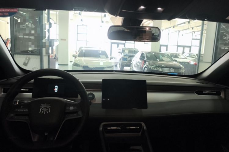 Used BYD Qin PLUS 2025 DM-i Smart Drive 55KM Leading Model Center Console