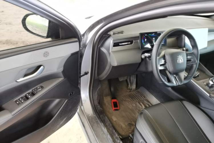 Used BYD Qin PLUS 2025 DM-i Smart Drive 55KM Leading Model Driver Seat