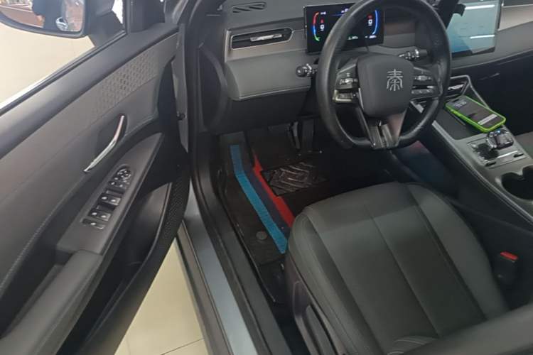 Used BYD Qin PLUS 2025 DM-i Smart Drive 55KM Leading Model Driver Seat