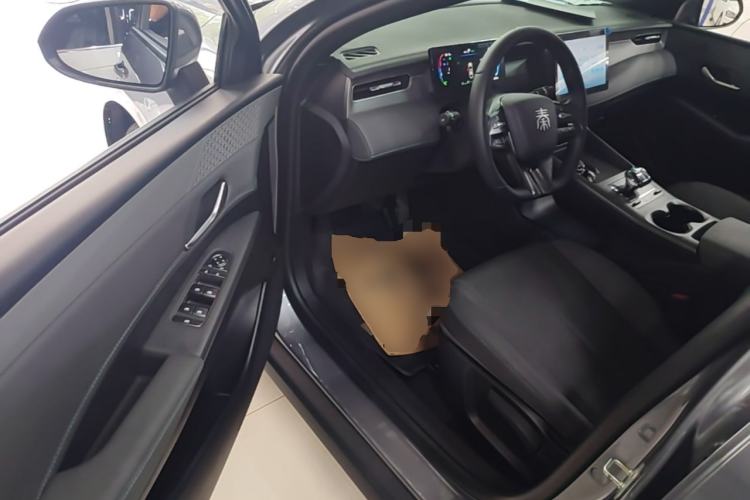 Used BYD Qin PLUS 2025 DM-i Smart Drive 55KM Leading Model Driver Seat