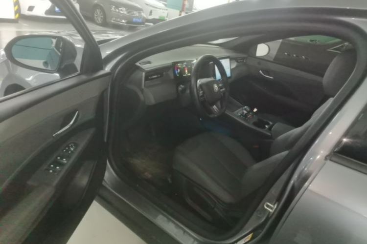 Used BYD Qin PLUS 2025 DM-i Smart Drive 55KM Leading Model Driver Seat