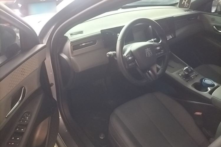 Used BYD Qin PLUS 2025 DM-i Smart Drive 55KM Leading Model Driver Seat