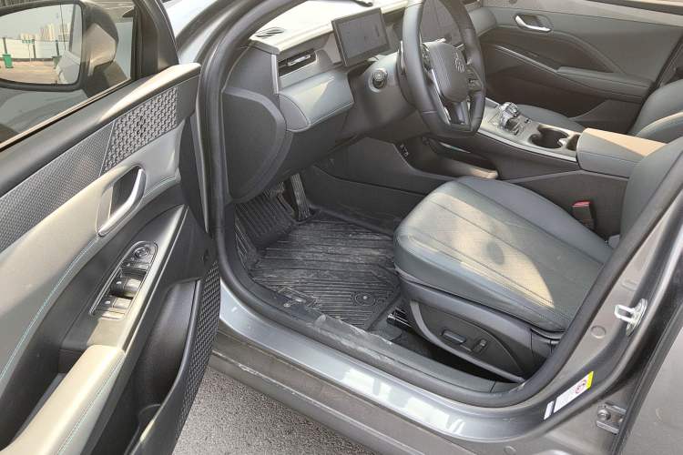 Used BYD Qin PLUS 2025 DM-i Smart Drive 55KM Beyond Model Driver Seat