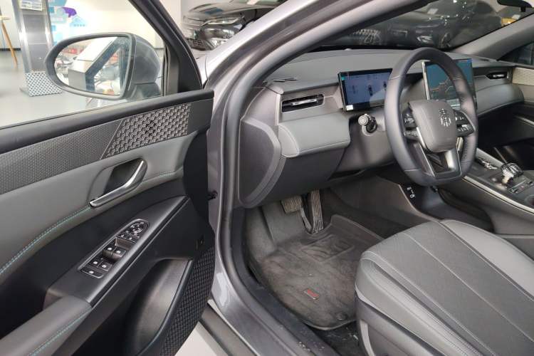 Used BYD Qin PLUS 2025 DM-i Smart Drive 55KM Beyond Model Driver Seat