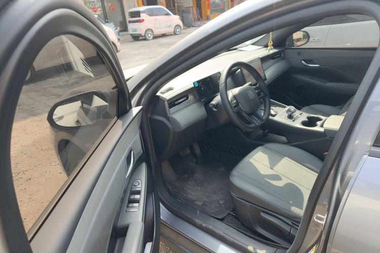 Used BYD Qin PLUS 2025 DM-i Smart Drive 55KM Leading Model Driver Seat