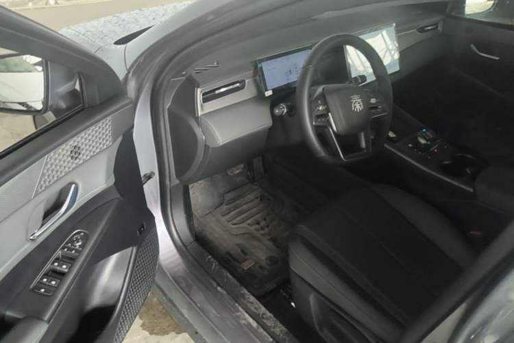 Used BYD Qin PLUS 2025 EV Smart Drive Edition 510KM Leading Model Driver Seat