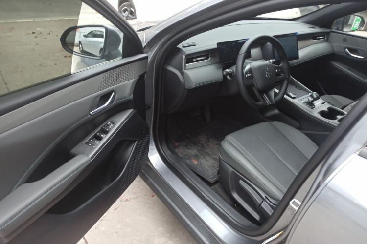 Used BYD Qin PLUS 2025 DM-i Smart Drive 55KM Leading Model Driver Seat