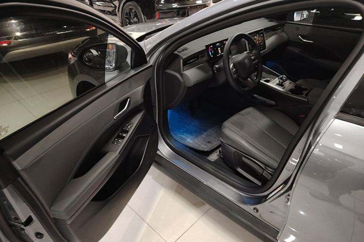 Used BYD Qin PLUS 2025 DM-i Smart Drive 55KM Leading Model Driver Seat