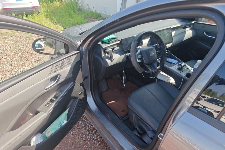 Used BYD Qin PLUS 2025 DM-i Smart Drive 55KM Leading Model Driver Seat