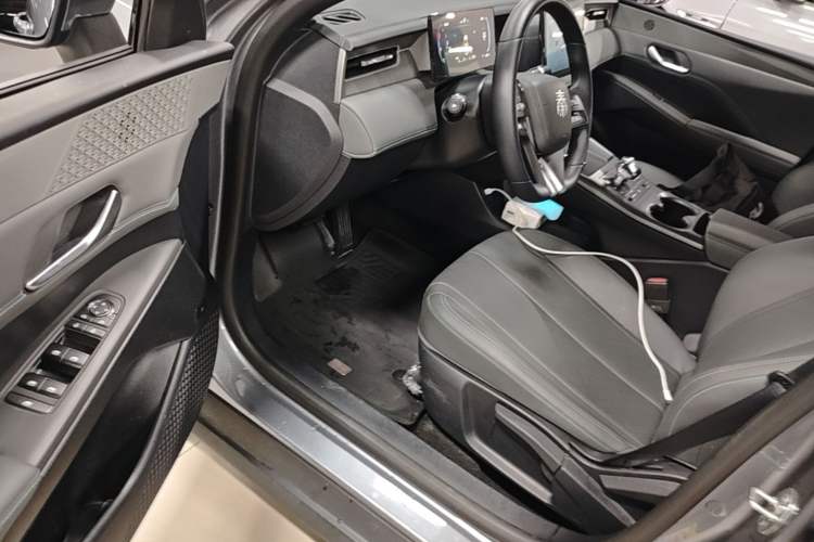 Used BYD Qin PLUS 2025 DM-i Smart Drive 55KM Leading Model Driver Seat