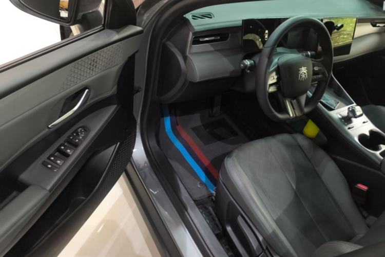 Used BYD Qin PLUS 2025 DM-i Smart Drive 55KM Leading Model Driver Seat