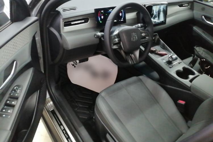Used BYD Qin PLUS 2025 DM-i Smart Drive 55KM Leading Model Driver Seat
