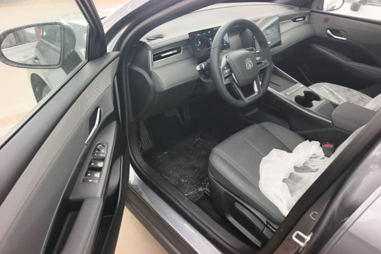 Used BYD Qin PLUS  Driver Seat