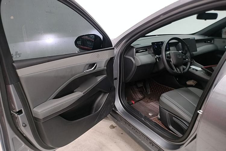 Used BYD Qin PLUS 2025 DM-i Smart Drive 55KM Leading Model Driver Seat