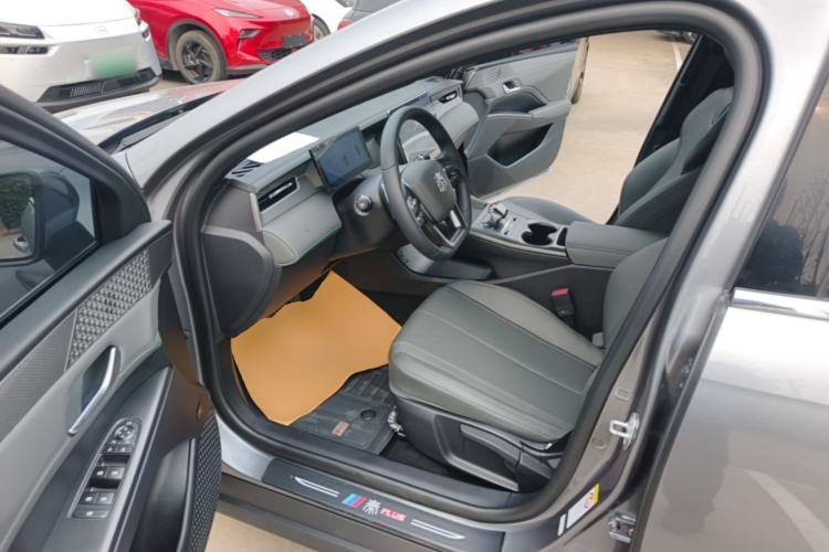 Used BYD Qin PLUS 2025 EV Smart Drive Edition 510KM Leading Model Driver Seat