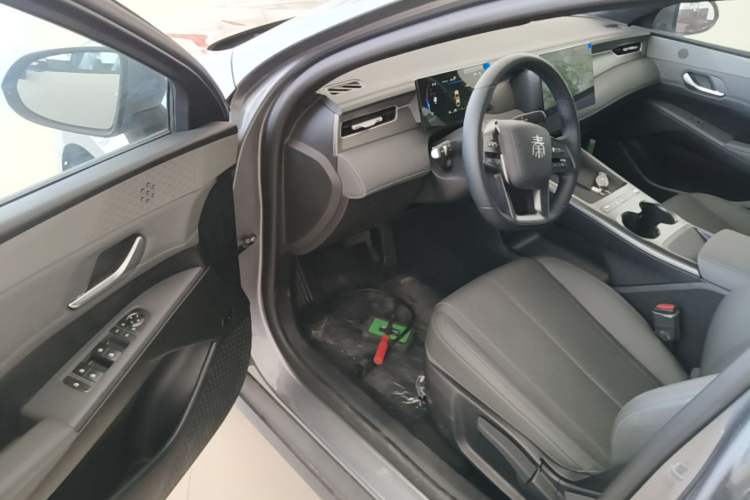 Used BYD Qin PLUS  Driver Seat