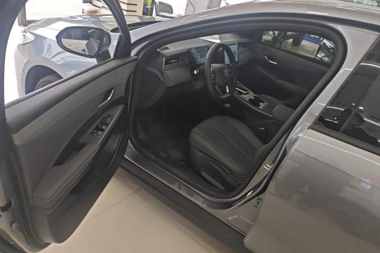 Used BYD Qin PLUS  Driver Seat