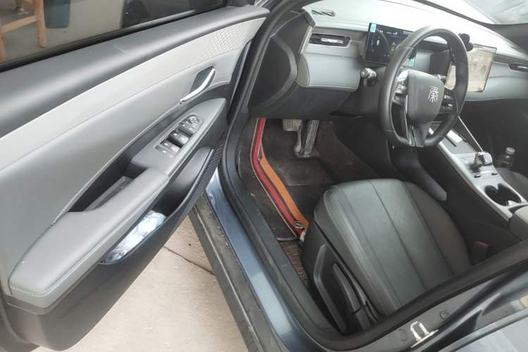 Used BYD Qin PLUS 2025 DM-i Smart Drive 55KM Leading Model Driver Seat