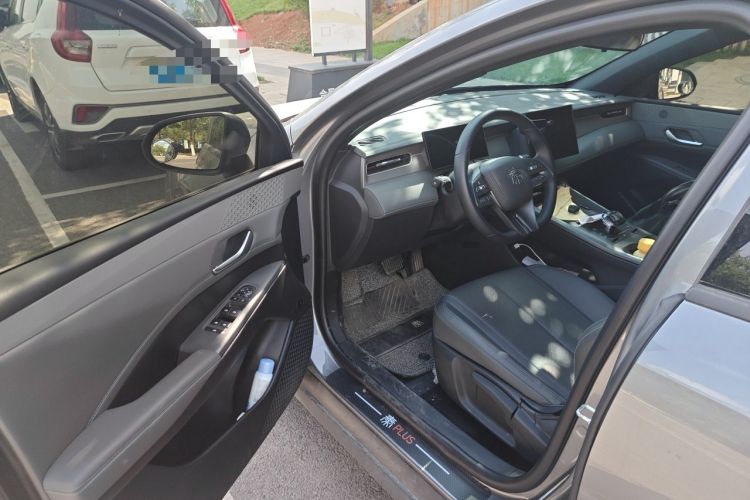 Used BYD Qin PLUS 2025 DM-i Smart Drive 55KM Leading Model Driver Seat