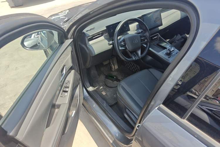 Used BYD Qin PLUS 2025 DM-i Smart Drive 55KM Leading Model Driver Seat