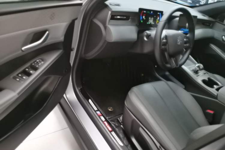 Used BYD Qin PLUS 2025 DM-i Smart Drive 55KM Leading Model Driver Seat