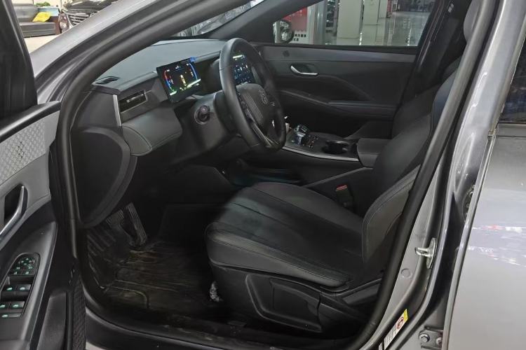 Used BYD Qin PLUS 2025 DM-i Smart Drive 55KM Leading Model Driver Seat