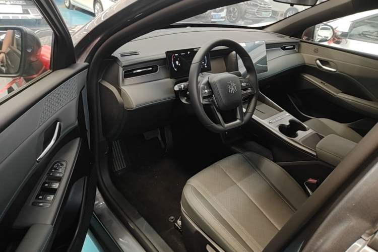 Used BYD Qin PLUS  Driver Seat