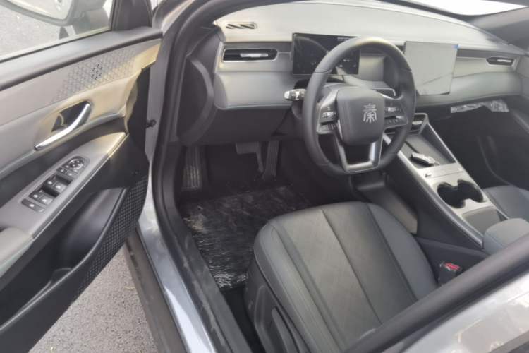 Used BYD Qin PLUS  Driver Seat