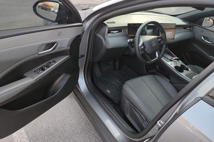 Used BYD Qin PLUS  Driver Seat