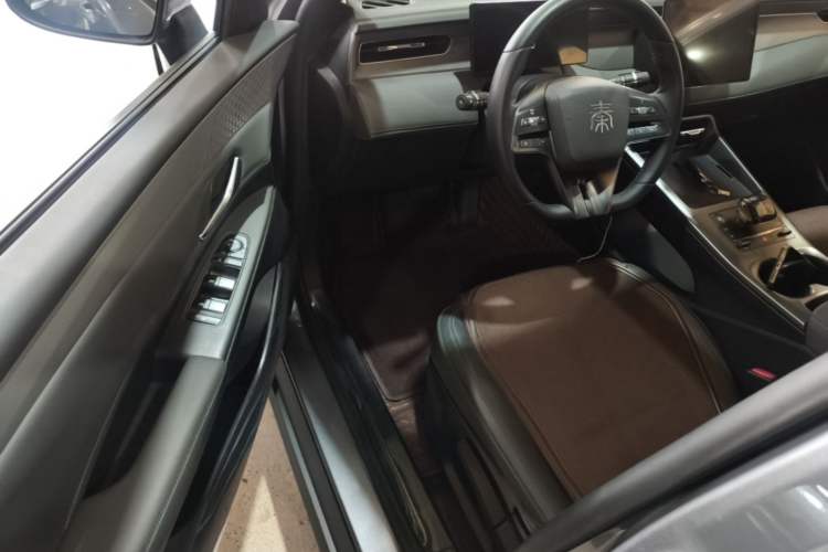 Used BYD Qin PLUS 2025 DM-i Smart Drive 55KM Leading Model Driver Seat