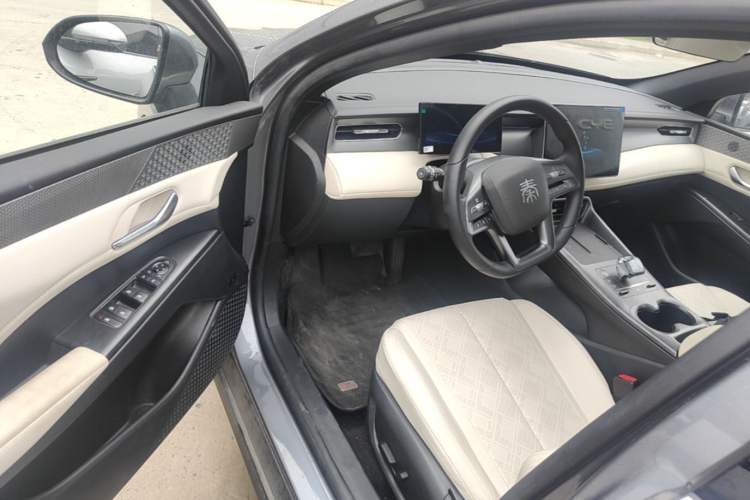 Used BYD Qin PLUS 2025 EV Smart Drive Version 510KM Beyond Model Driver Seat