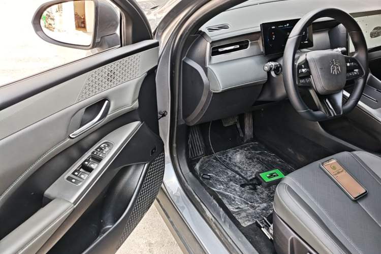 Used BYD Qin PLUS 2025 DM-i Smart Drive 55KM Leading Model Driver Seat