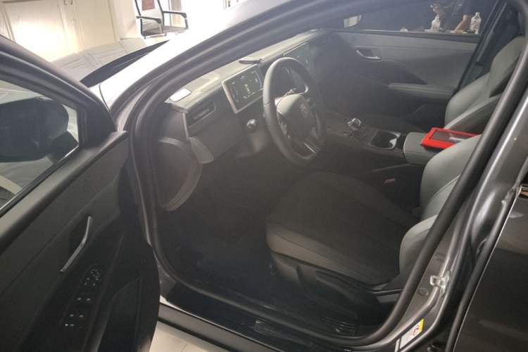 Used BYD Qin PLUS 2025 DM-i Smart Drive 55KM Leading Model Driver Seat