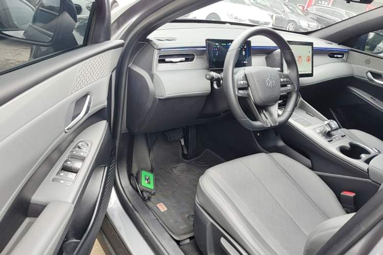 Used BYD Qin PLUS 2025 DM-i Smart Drive 55KM Leading Model Driver Seat