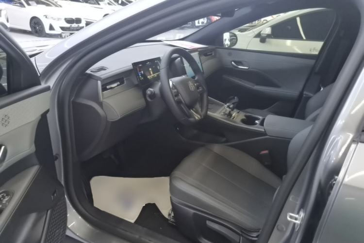 Used BYD Qin PLUS 2025 DM-i Smart Drive 55KM Leading Model Driver Seat