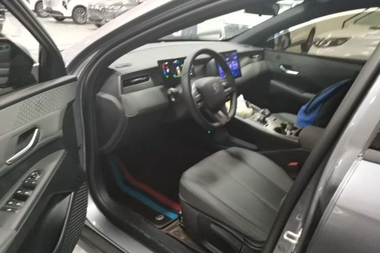 Used BYD Qin PLUS 2025 DM-i Smart Drive 55KM Leading Model Driver Seat