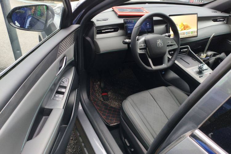Used BYD Qin PLUS 2025 DM-i Smart Drive 120KM Superior Model Driver Seat