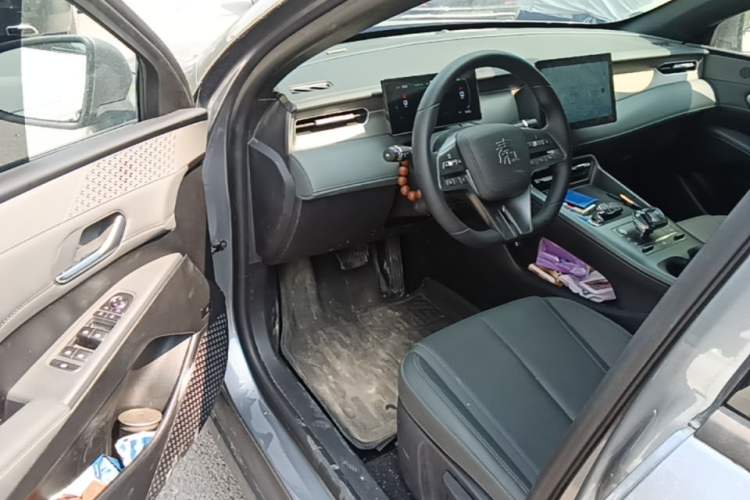 Used BYD Qin PLUS 2025 DM-i Smart Drive 55KM Leading Model Driver Seat