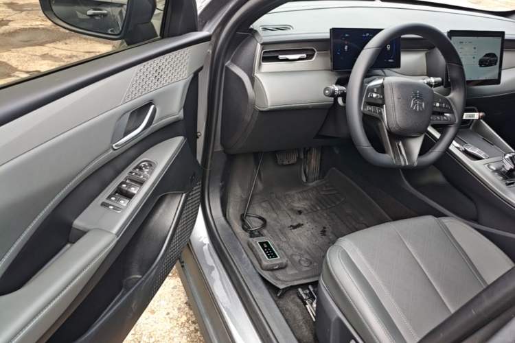 Used BYD Qin PLUS 2025 DM-i Smart Drive 55KM Leading Model Driver Seat