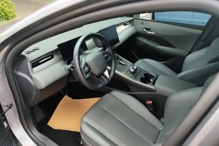 Used BYD Qin PLUS 2025 DM-i Smart Drive 55KM Leading Model Driver Seat