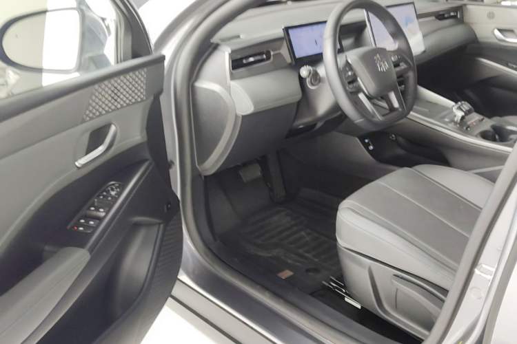 Used BYD Qin PLUS 2025 EV Smart Drive Edition 510KM Leading Model Driver Seat